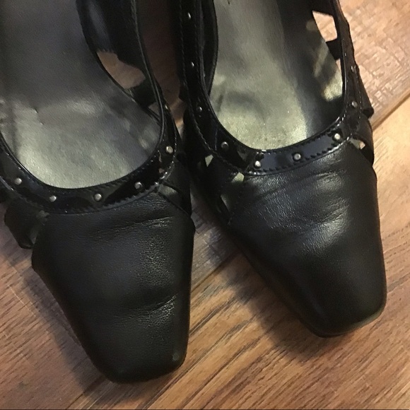 Roberto Capucci kitten heel closed toe sling backs - Picture 5 of 6